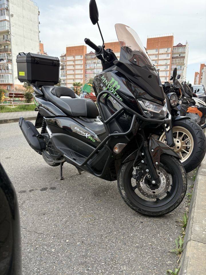 N-MAX — скутер в прокат